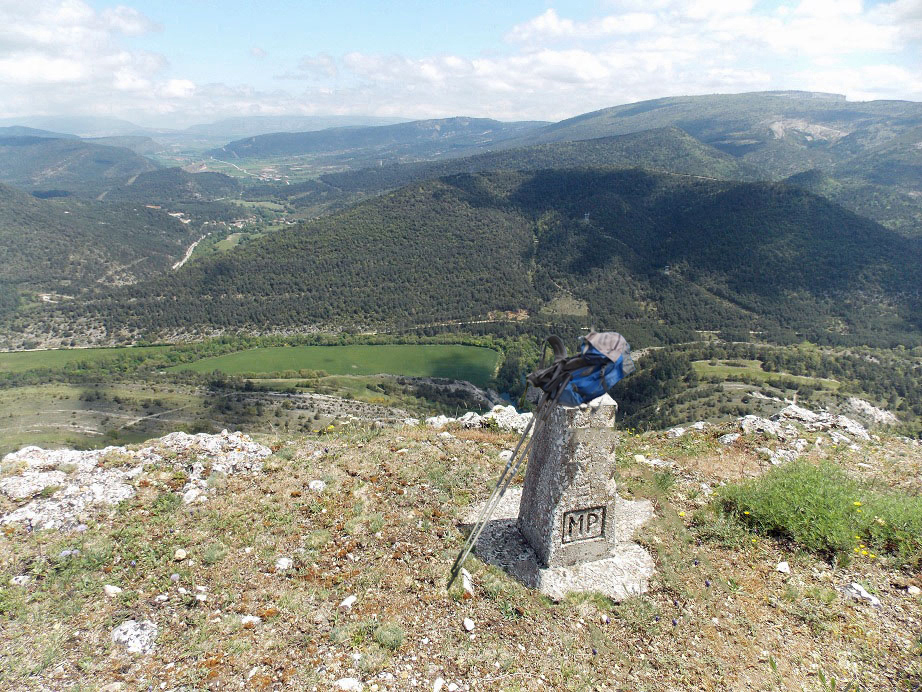 Foto dia 21-Travesía Quintana-Entrepeñas – Peña de los buitres (995 m) – Alto del pino (1006 m) – Criales (Burgos) Mañanera